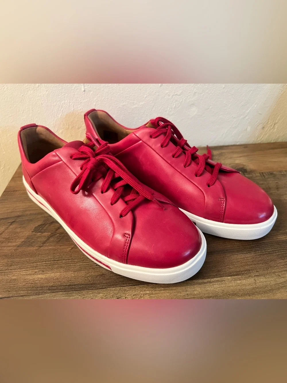 Clarks Unstructured Un Maui Lace Up Premium Leather Sneakers Size 9.5 Raspberry